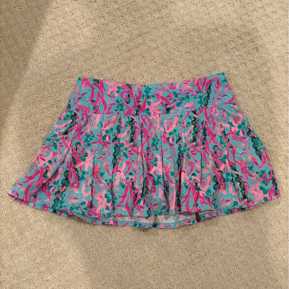 EUC Lilly Pulitzer Annora Luxletic Skort, size medium, coral blue print